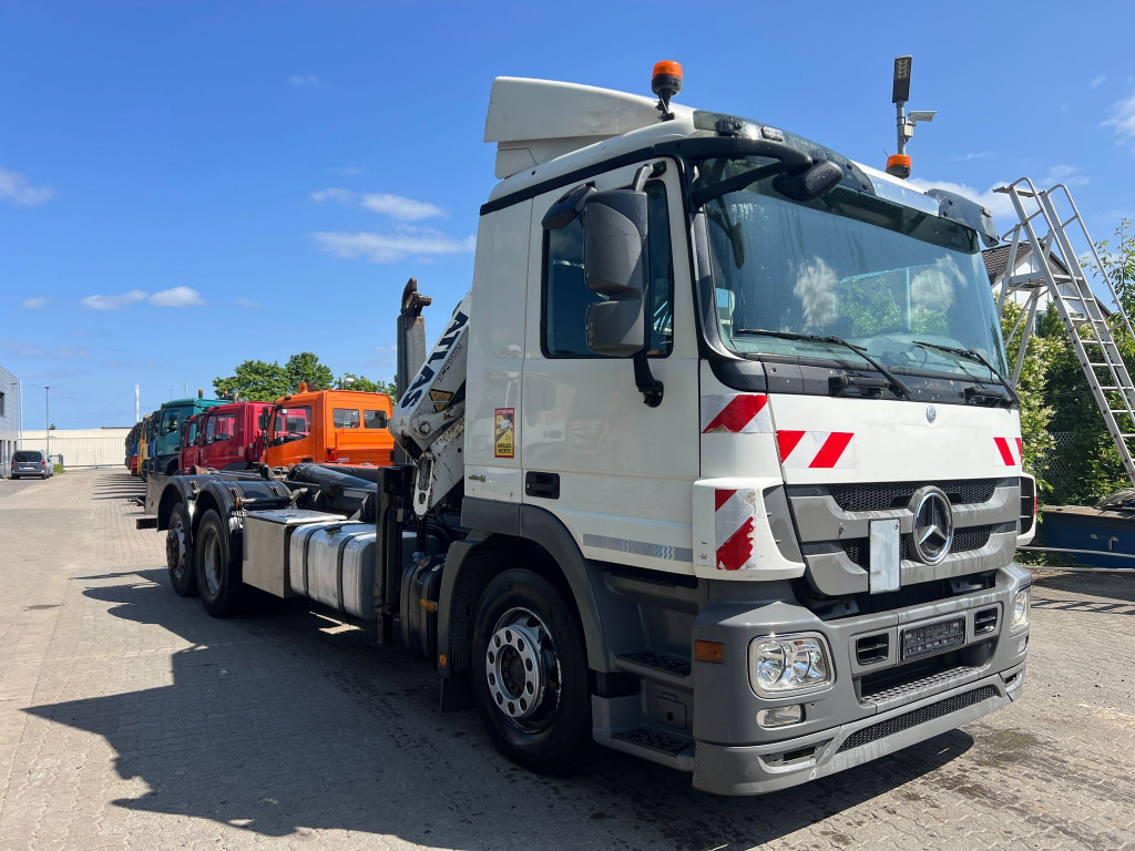 MERCEDES-BENZ Mercedes-Benz Actros Abrollkipper mit Kran 2541 L 6x2 Funk+Greiferst - Hook lift truck, Crane truck: picture 2 MERCEDES-BENZ Mercedes-Benz Actros Abrollkipper mit Kran 2541 L 6x2 Funk+Greiferst - Hook lift truck, Crane truck: picture 2
