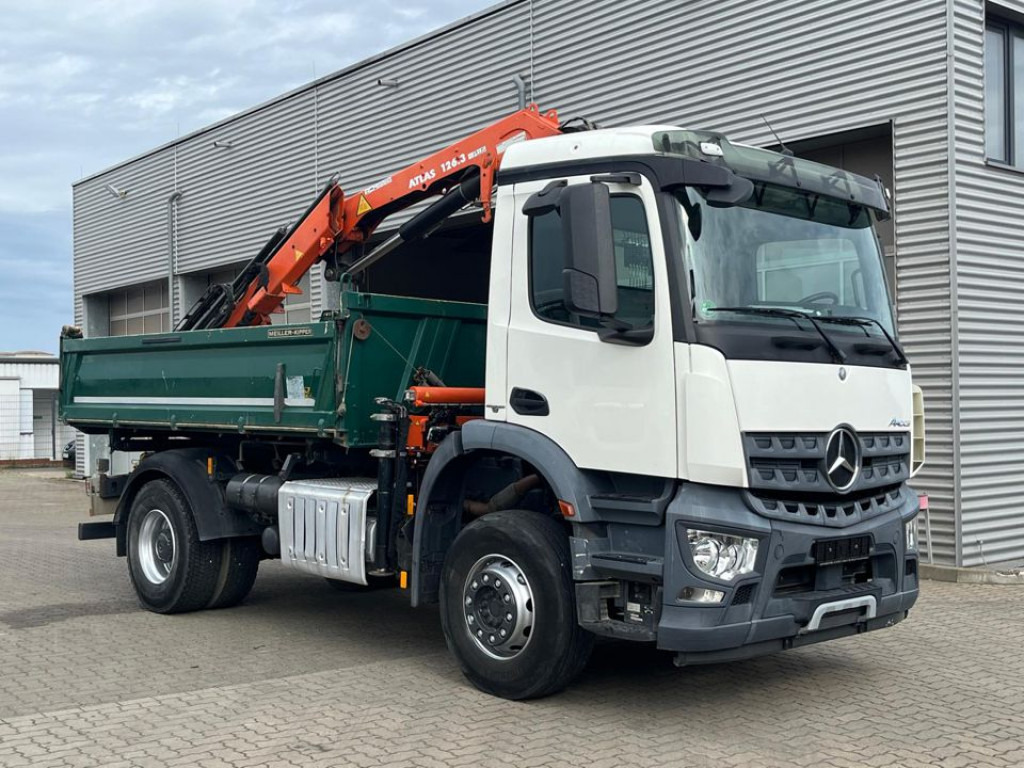 MERCEDES-BENZ Mercedes-Benz Arocs 2-Achs Kipper Kran 1835 K Atlas 126.3 - Tipper, Crane truck: picture 2 MERCEDES-BENZ Mercedes-Benz Arocs 2-Achs Kipper Kran 1835 K Atlas 126.3 - Tipper, Crane truck: picture 2
