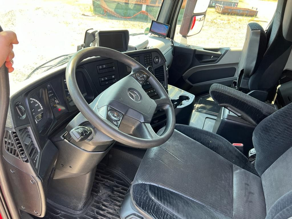 Mercedes-Benz Antos 2540 L 6x2 Pritsche LBW Mercedes-Benz Antos 2540 L 6x2 Pritsche LBW - Curtain side truck: picture 5 Mercedes-Benz Antos 2540 L 6x2 Pritsche LBW Mercedes-Benz Antos 2540 L 6x2 Pritsche LBW - Curtain side truck: picture 5