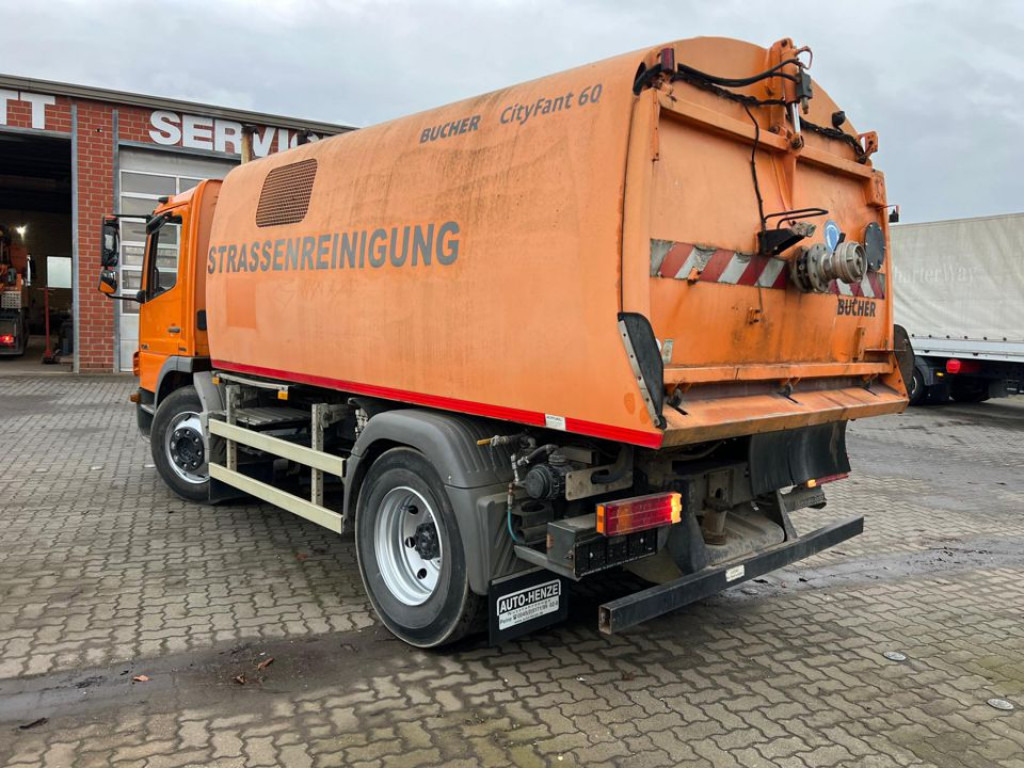 Mercedes-Benz Atego Kehrmaschine 1318 LKO Bucher+Separatmotor - Road sweeper: picture 3 Mercedes-Benz Atego Kehrmaschine 1318 LKO Bucher+Separatmotor - Road sweeper: picture 3