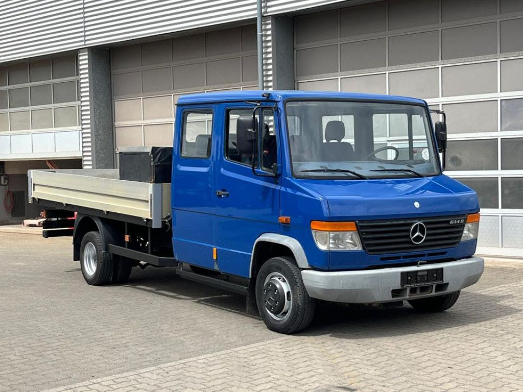 Mercedes-Benz Vario 614 D Pritsche Doppelkabine LKW Motor 4.3 - Open body delivery van, Combi van: picture 2 Mercedes-Benz Vario 614 D Pritsche Doppelkabine LKW Motor 4.3 - Open body delivery van, Combi van: picture 2