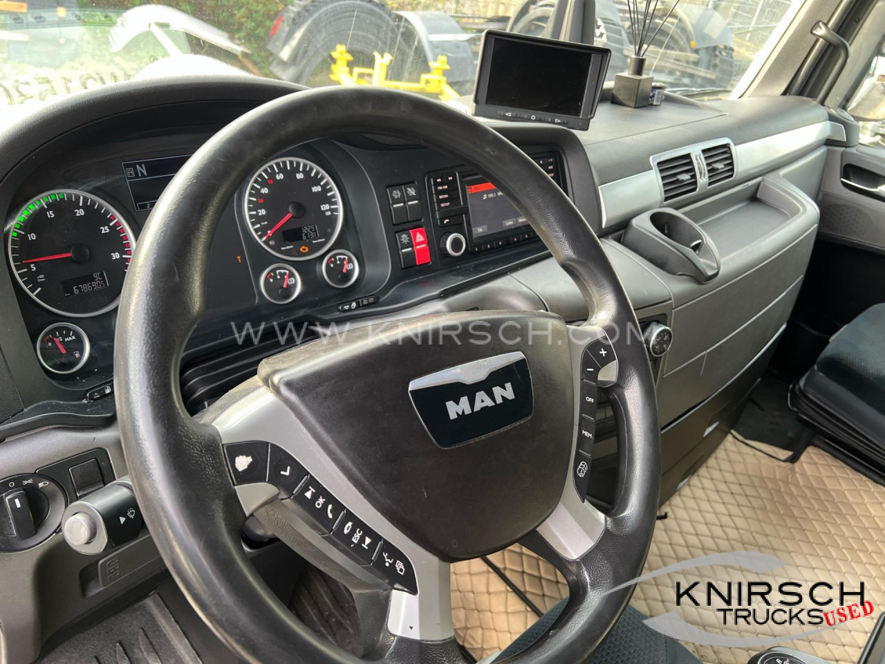 MAN TGA 26.480 Schwenkwandaufbau mit Böhm - Beverage truck: picture 4 MAN TGA 26.480 Schwenkwandaufbau mit Böhm - Beverage truck: picture 4