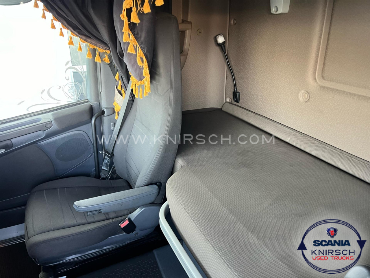 SCANIA R 450 LB6x2*4MNB Getränkeaufbau mit Anhänger - Cab chassis truck: picture 4 SCANIA R 450 LB6x2*4MNB Getränkeaufbau mit Anhänger - Cab chassis truck: picture 4