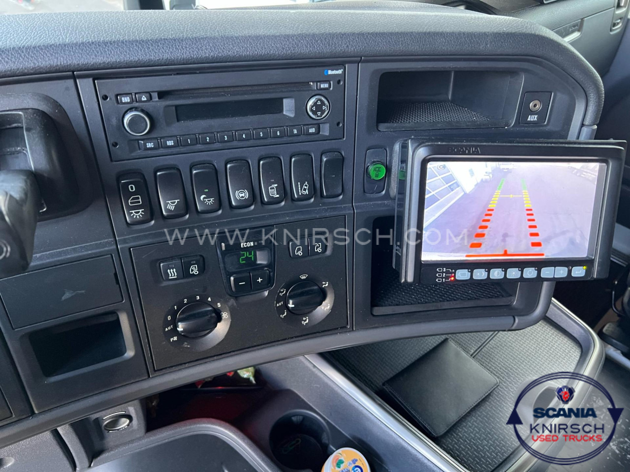 SCANIA R 450 LB6x2*4MNB Getränkeaufbau mit Anhänger - Cab chassis truck: picture 3 SCANIA R 450 LB6x2*4MNB Getränkeaufbau mit Anhänger - Cab chassis truck: picture 3