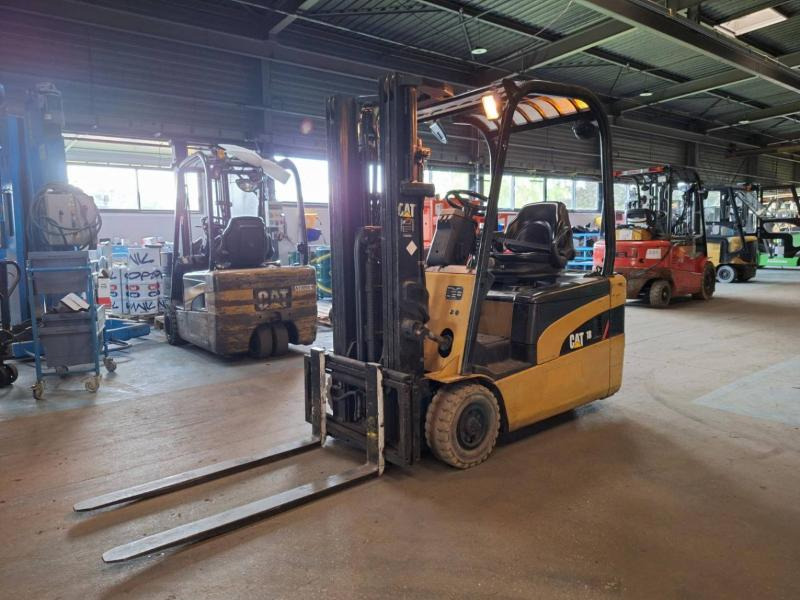 Caterpillar EP18NT - Electric forklift: picture 2 Caterpillar EP18NT - Electric forklift: picture 2