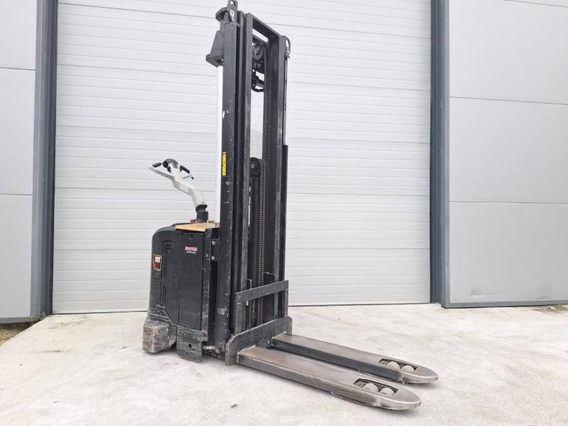 Caterpillar NSV16Ni - Stacker: picture 2 Caterpillar NSV16Ni - Stacker: picture 2