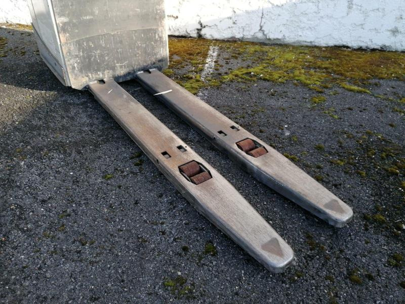 Pallet truck Crown RT4000: picture 8