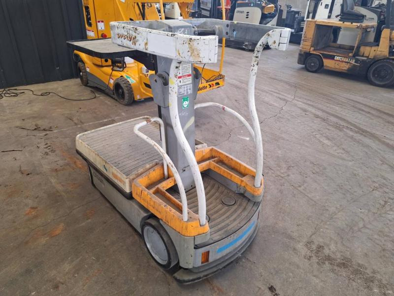 Crown WAVE50-84 - Vertical mast lift: picture 2 Crown WAVE50-84 - Vertical mast lift: picture 2