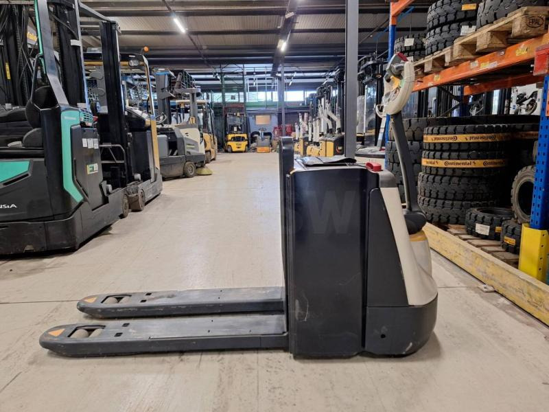 Crown WP3080 - Pallet truck: picture 4 Crown WP3080 - Pallet truck: picture 4