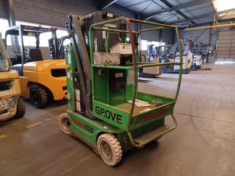 JLG JLG TOUCAN 800 - Vertical mast lift: picture 3 JLG JLG TOUCAN 800 - Vertical mast lift: picture 3