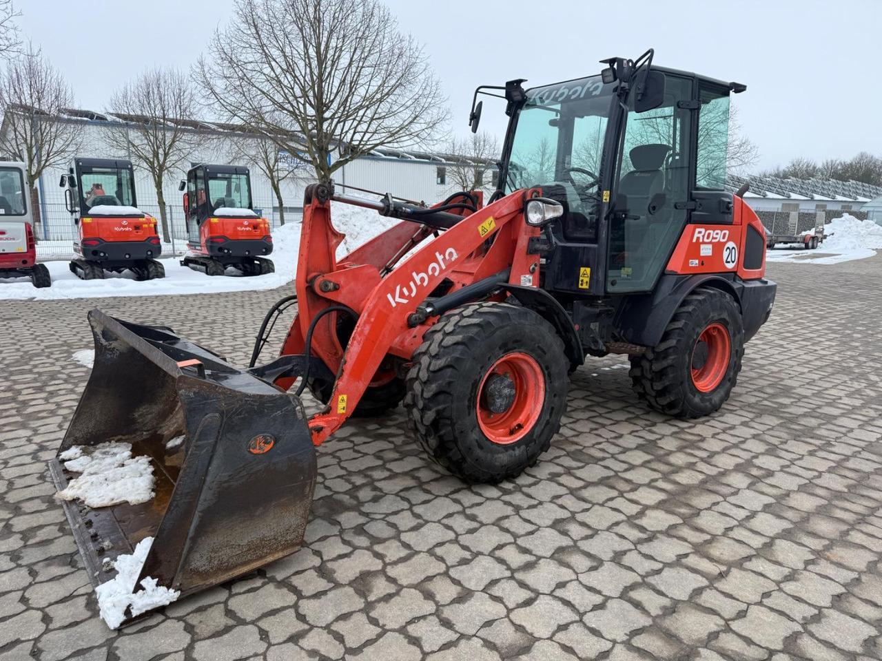 Kubota R 090, Bj 20, 1200 BH, SW, Schaufel, Gabel - Wheel loader: picture 3 Kubota R 090, Bj 20, 1200 BH, SW, Schaufel, Gabel - Wheel loader: picture 3