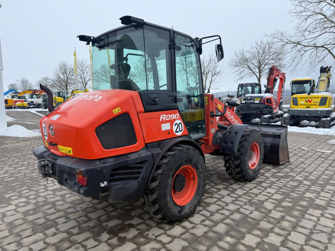 Kubota R 090, Bj 20, 1200 BH, SW, Schaufel, Gabel - Wheel loader: picture 4 Kubota R 090, Bj 20, 1200 BH, SW, Schaufel, Gabel - Wheel loader: picture 4