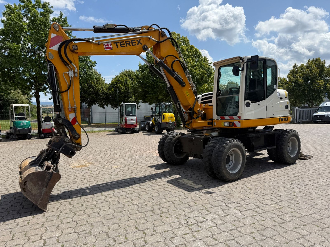 Terex TW 110, Bj 14, 2265 BH, VA, SWE, 4 TL, 1 GLV - Wheel excavator: picture 1 Terex TW 110, Bj 14, 2265 BH, VA, SWE, 4 TL, 1 GLV - Wheel excavator: picture 1