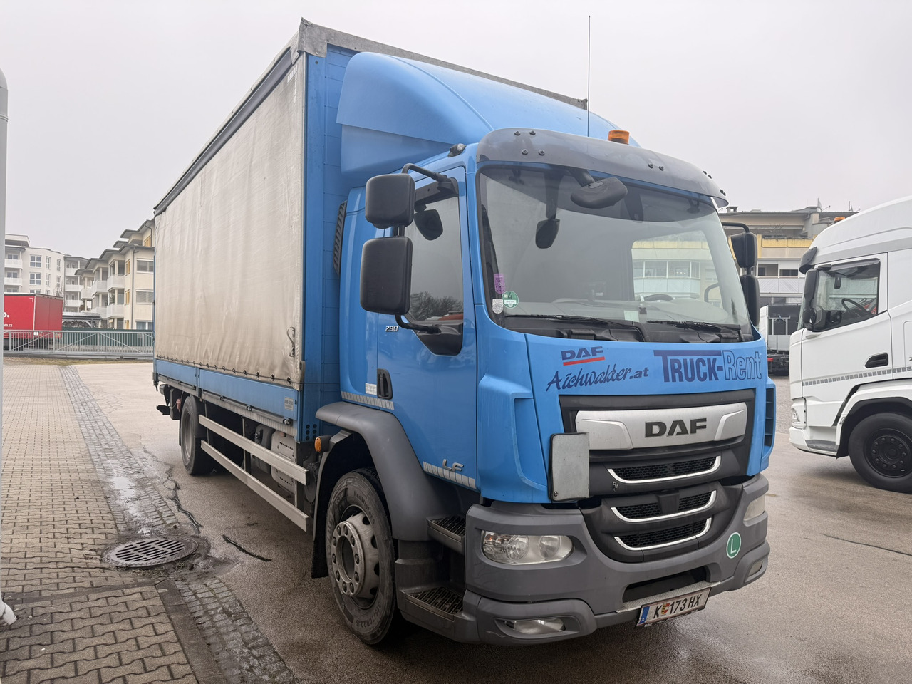 DAF LF 290 Pritschenaufbau Ladebordwand AHK - Curtain side truck: picture 2 DAF LF 290 Pritschenaufbau Ladebordwand AHK - Curtain side truck: picture 2