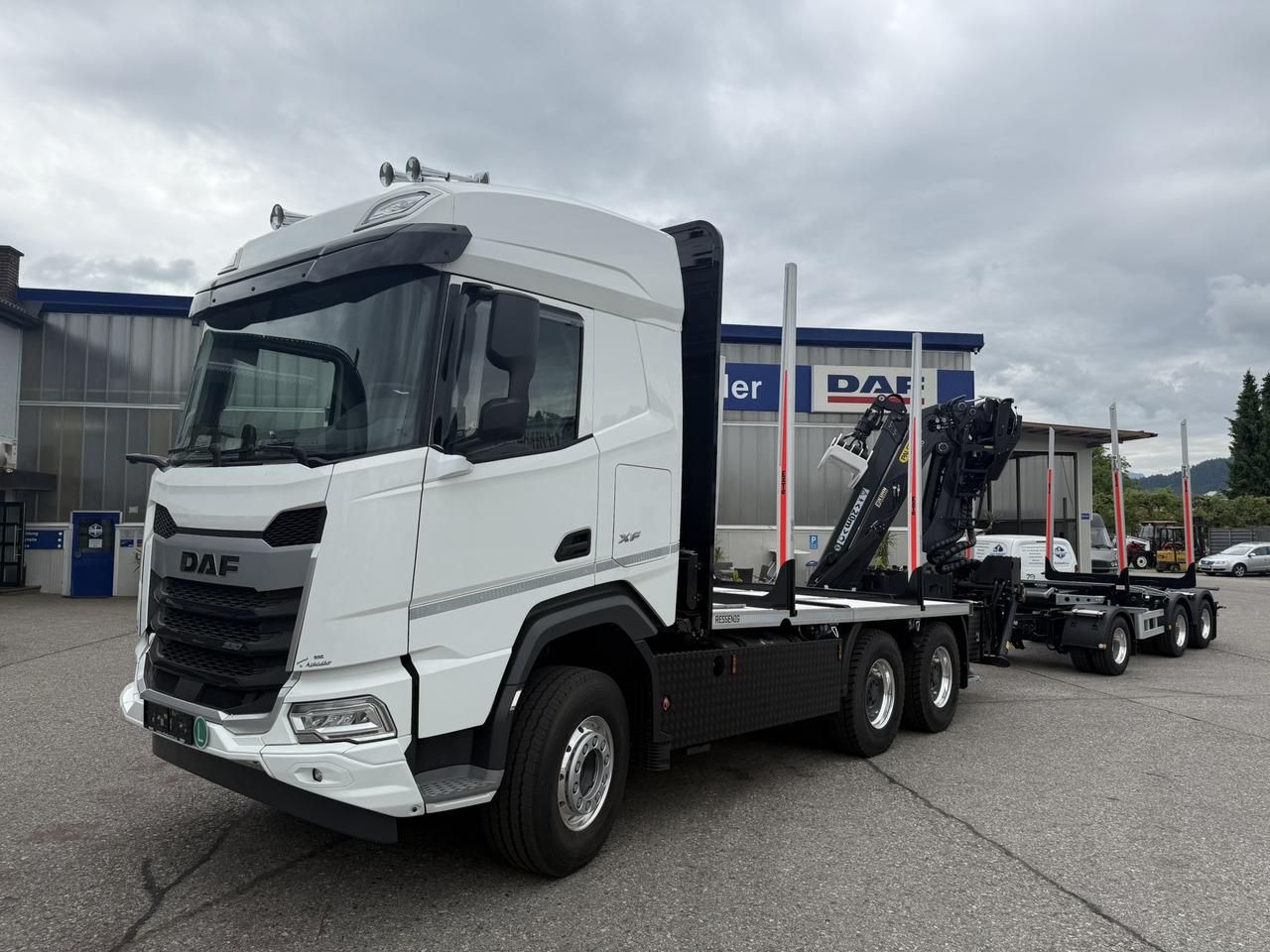 DAF XF FAT XF 530 - Timber truck, Crane truck: picture 3 DAF XF FAT XF 530 - Timber truck, Crane truck: picture 3