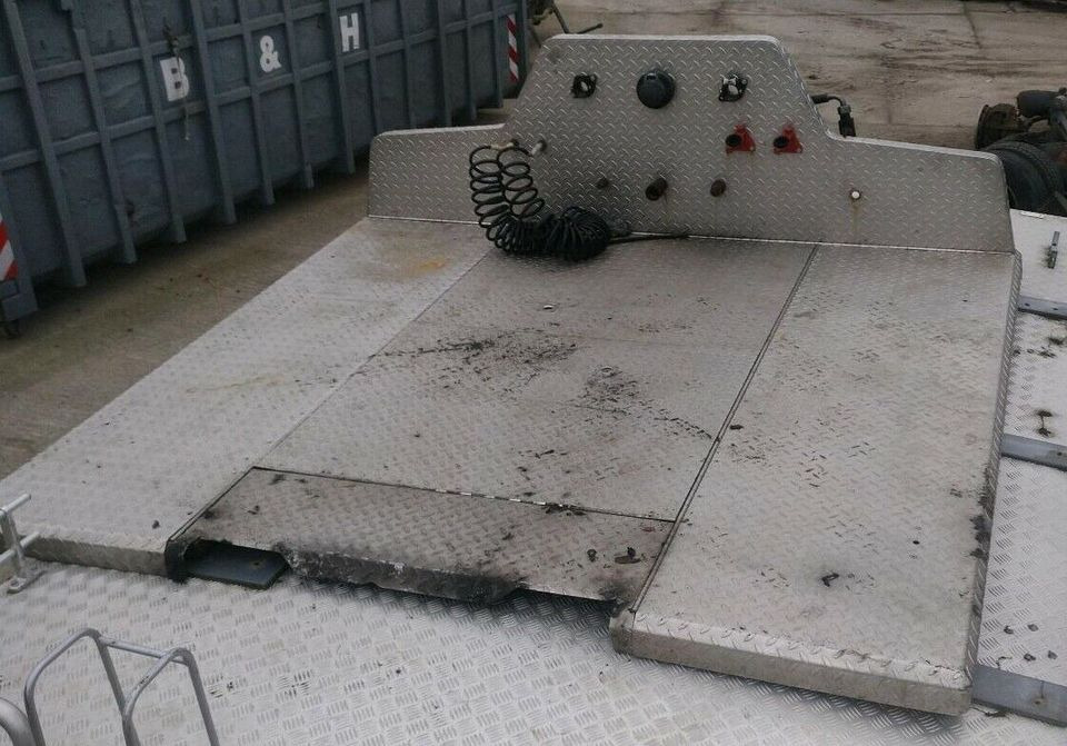 MAN TGA Abdeckung Sattelplatte - Frame/ Chassis for Truck: picture 3 MAN TGA Abdeckung Sattelplatte - Frame/ Chassis for Truck: picture 3