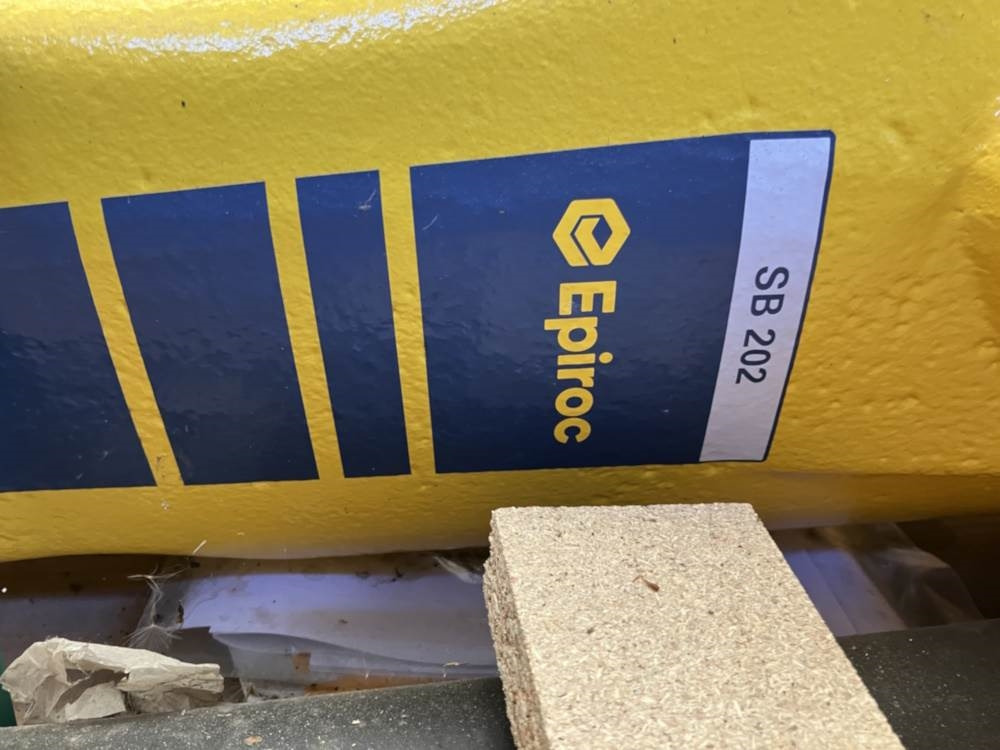 Epiroc Hammer SB202 - Construction equipment: picture 3 Epiroc Hammer SB202 - Construction equipment: picture 3