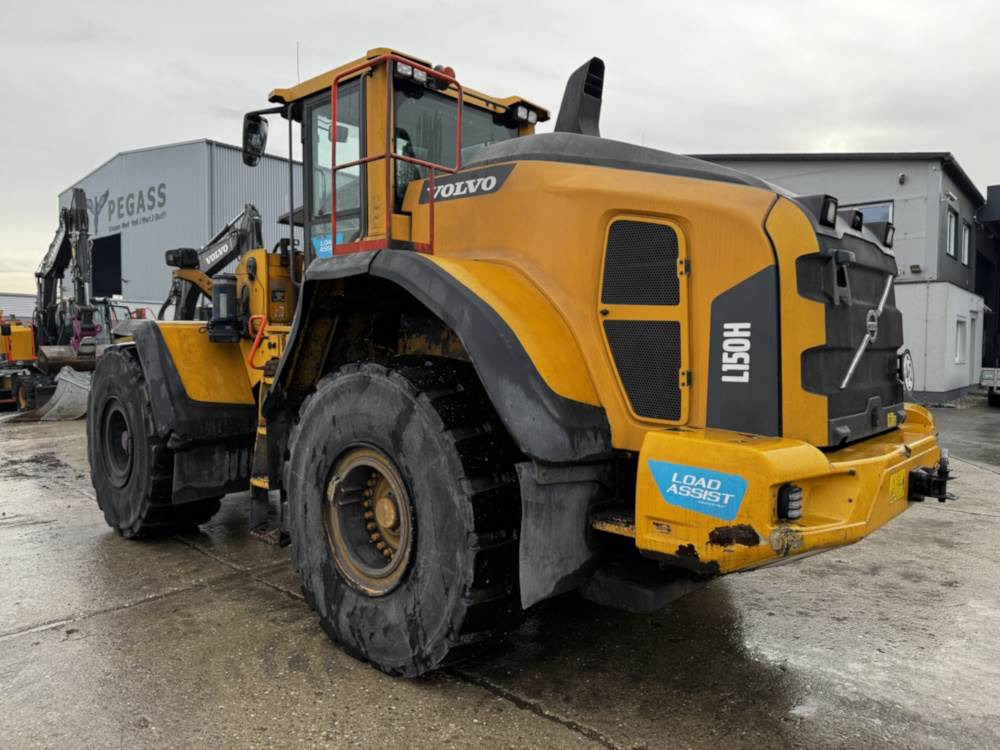 Volvo L150H - Wheel loader: picture 2 Volvo L150H - Wheel loader: picture 2