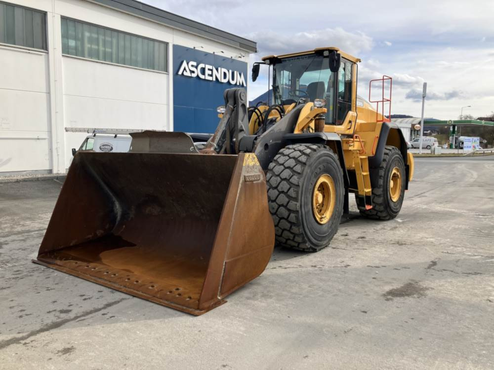 Volvo L180H - Wheel loader: picture 4 Volvo L180H - Wheel loader: picture 4