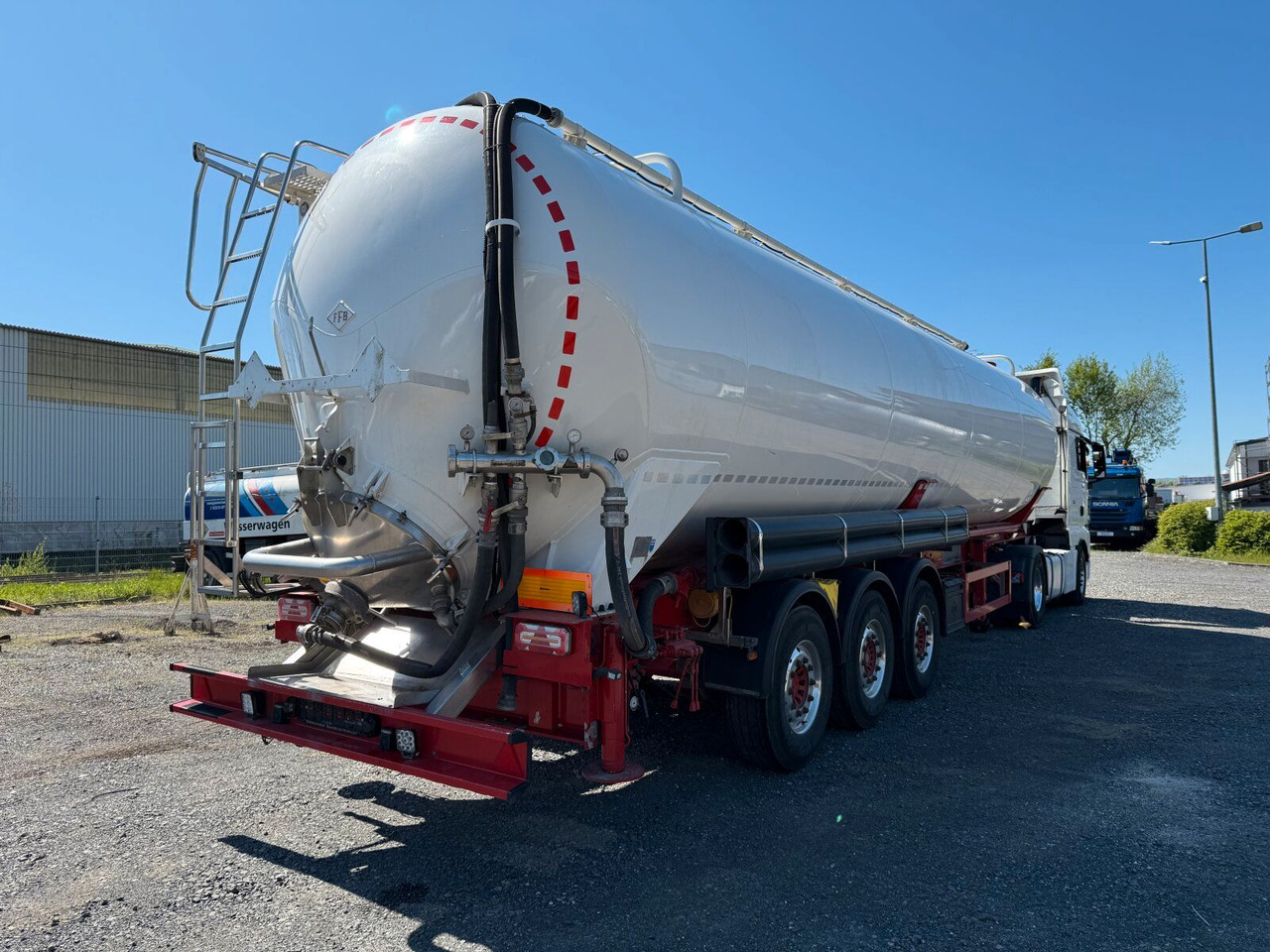 Feldbinder KIP 60.3 Silo 60.000 L 3 Achse ADR - Silo semi-trailer: picture 3 Feldbinder KIP 60.3 Silo 60.000 L 3 Achse ADR - Silo semi-trailer: picture 3