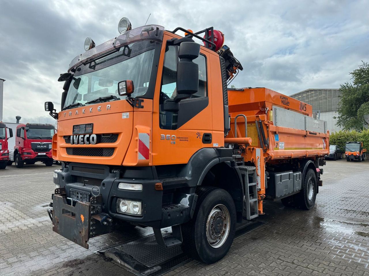 Iveco TRAKKER Kipper Kran TEREX 85.2 Winterdienst - Crane truck: picture 2 Iveco TRAKKER Kipper Kran TEREX 85.2 Winterdienst - Crane truck: picture 2