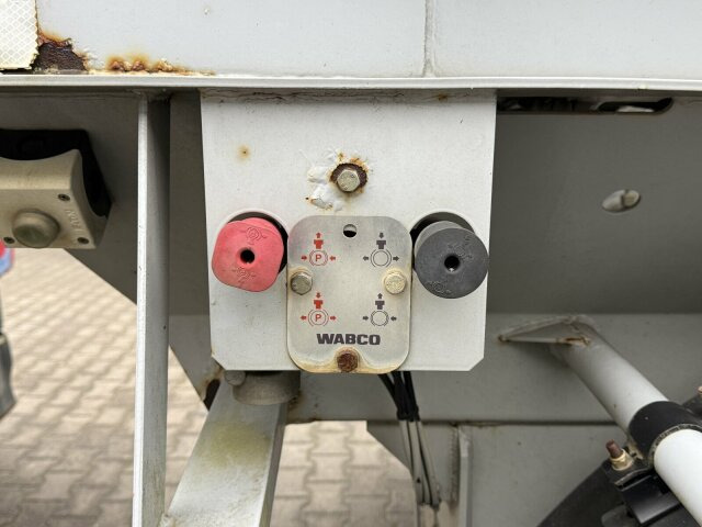 Liebherr Betonmischer Concrete Auflieger 10 m³ - Concrete mixer truck: picture 5 Liebherr Betonmischer Concrete Auflieger 10 m³ - Concrete mixer truck: picture 5