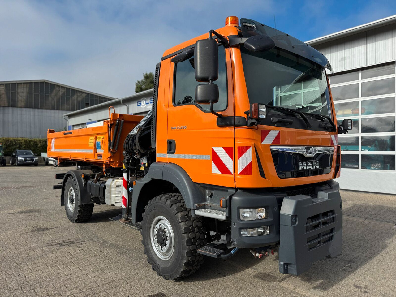 MAN TGM 13.250 4x4 Kipper Kran HIAB Winterd. - Tipper, Crane truck: picture 1 MAN TGM 13.250 4x4 Kipper Kran HIAB Winterd. - Tipper, Crane truck: picture 1