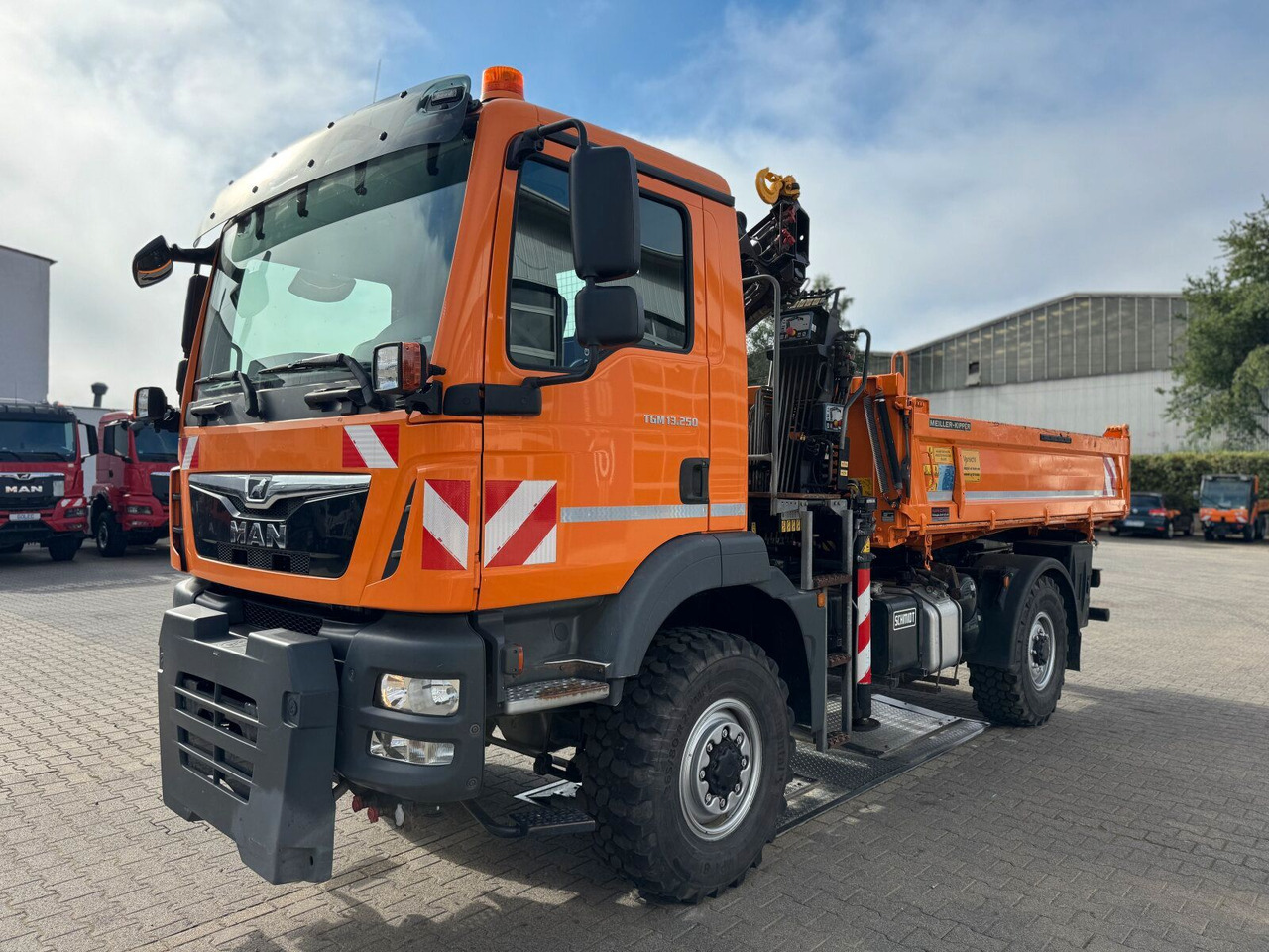 MAN TGM 13.250 4x4 Kipper Kran HIAB Winterd. - Crane truck: picture 2 MAN TGM 13.250 4x4 Kipper Kran HIAB Winterd. - Crane truck: picture 2
