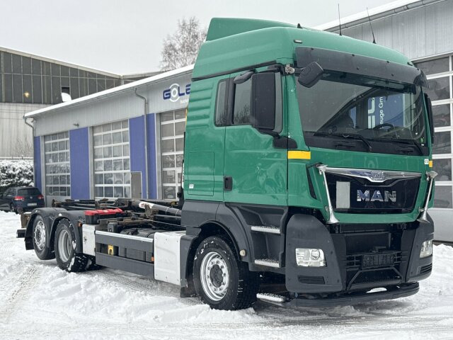 MAN TGX 26.440 Abrollkipper HYVA 20.60.S - Hook lift truck: picture 1 MAN TGX 26.440 Abrollkipper HYVA 20.60.S - Hook lift truck: picture 1