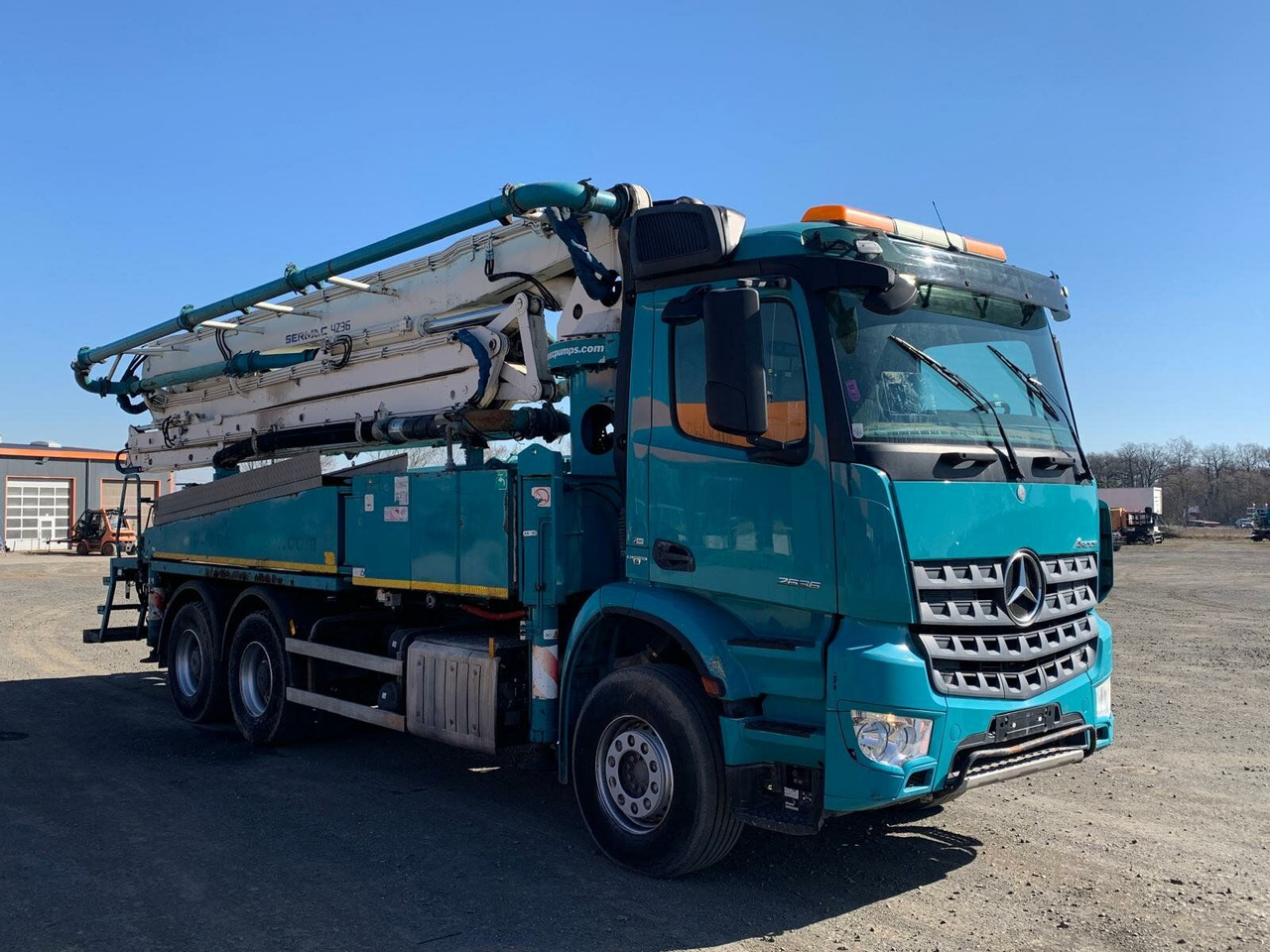 Mercedes-Benz AROCS 2636 6x4 Euro 6 Betonpumpe SERMAC 4Z36 - Concrete pump truck: picture 2 Mercedes-Benz AROCS 2636 6x4 Euro 6 Betonpumpe SERMAC 4Z36 - Concrete pump truck: picture 2