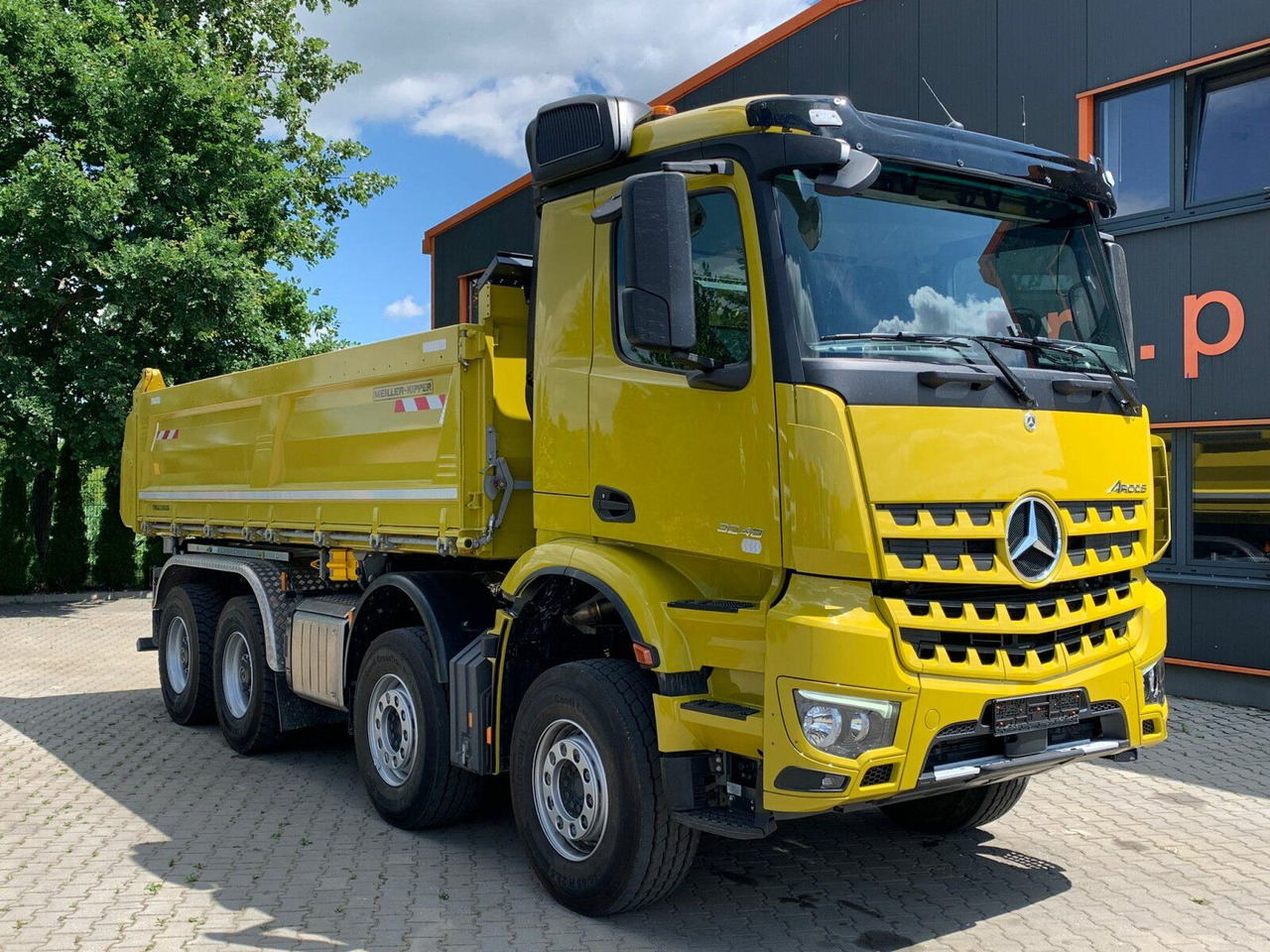 Mercedes-Benz AROCS 3248 8x4 Euro 6 Meiller Kipper Bordmatik - Tipper: picture 3 Mercedes-Benz AROCS 3248 8x4 Euro 6 Meiller Kipper Bordmatik - Tipper: picture 3