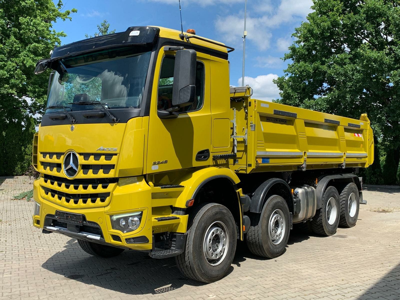 Mercedes-Benz AROCS 3248 8x4 Euro 6 Meiller Kipper Bordmatik - Tipper: picture 1 Mercedes-Benz AROCS 3248 8x4 Euro 6 Meiller Kipper Bordmatik - Tipper: picture 1