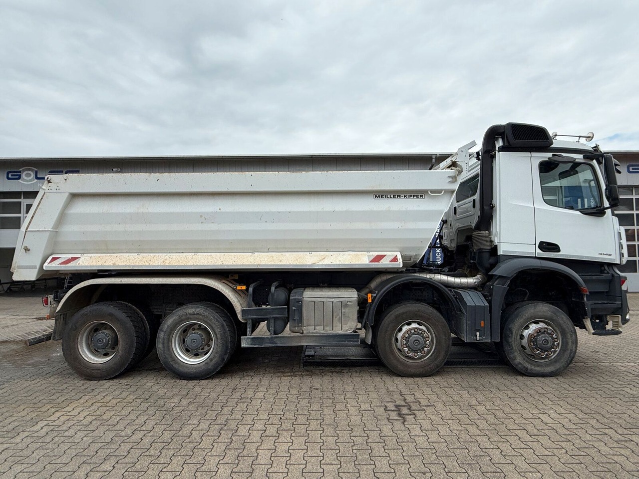 Mercedes-Benz AROCS 4145 8x8 Meiller Muldenkipper - Skip loader truck: picture 3 Mercedes-Benz AROCS 4145 8x8 Meiller Muldenkipper - Skip loader truck: picture 3