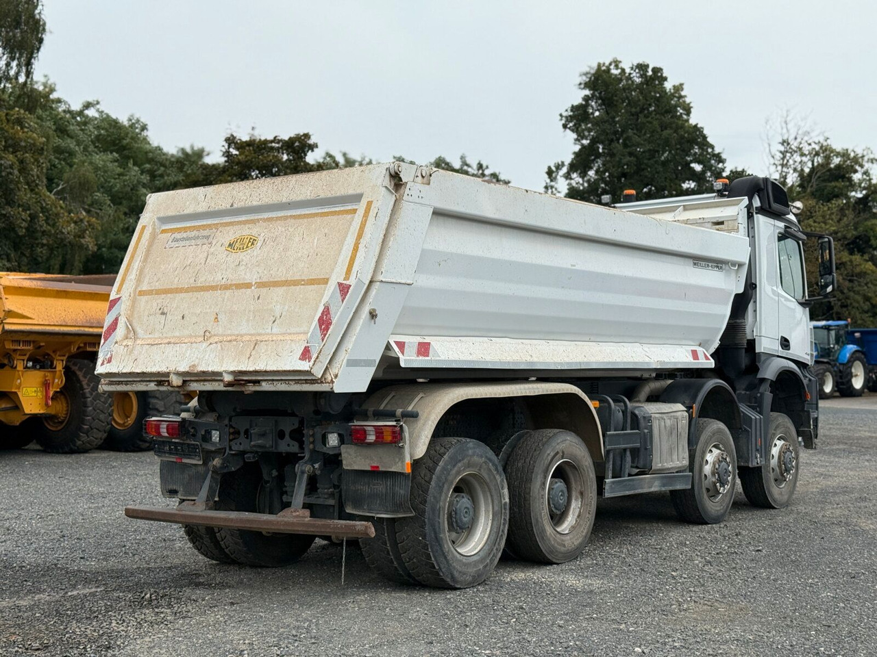 Mercedes-Benz AROCS 4145 8x8 Meiller Muldenkipper - Tipper: picture 4 Mercedes-Benz AROCS 4145 8x8 Meiller Muldenkipper - Tipper: picture 4