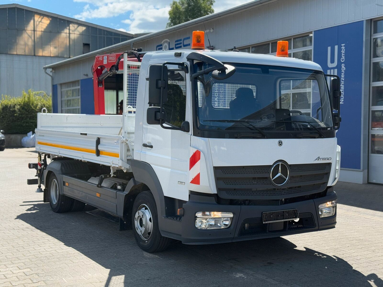 Mercedes-Benz ATEGO 818 4x2 Euro 6 Kipper Kran FASSI F65B.0.22 - Crane truck: picture 1 Mercedes-Benz ATEGO 818 4x2 Euro 6 Kipper Kran FASSI F65B.0.22 - Crane truck: picture 1