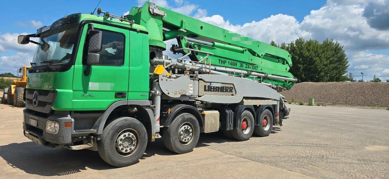 Mercedes-Benz Actros 3241 8x4 Betonpumpe Liebherr 36Z4 - Concrete pump truck: picture 1 Mercedes-Benz Actros 3241 8x4 Betonpumpe Liebherr 36Z4 - Concrete pump truck: picture 1