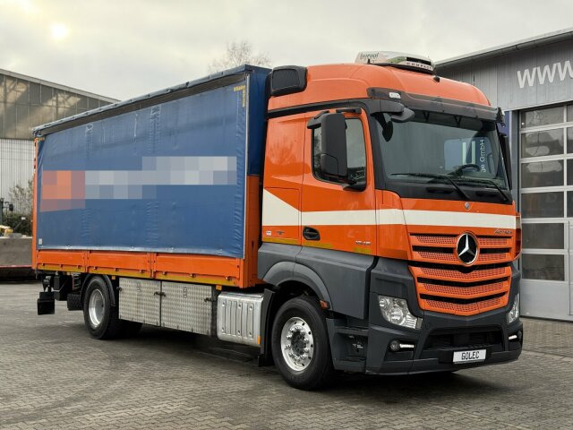 Mercedes-Benz Actros 4x2 Pritsche Plane Laderampe + Anhänger - Curtain side truck: picture 1 Mercedes-Benz Actros 4x2 Pritsche Plane Laderampe + Anhänger - Curtain side truck: picture 1