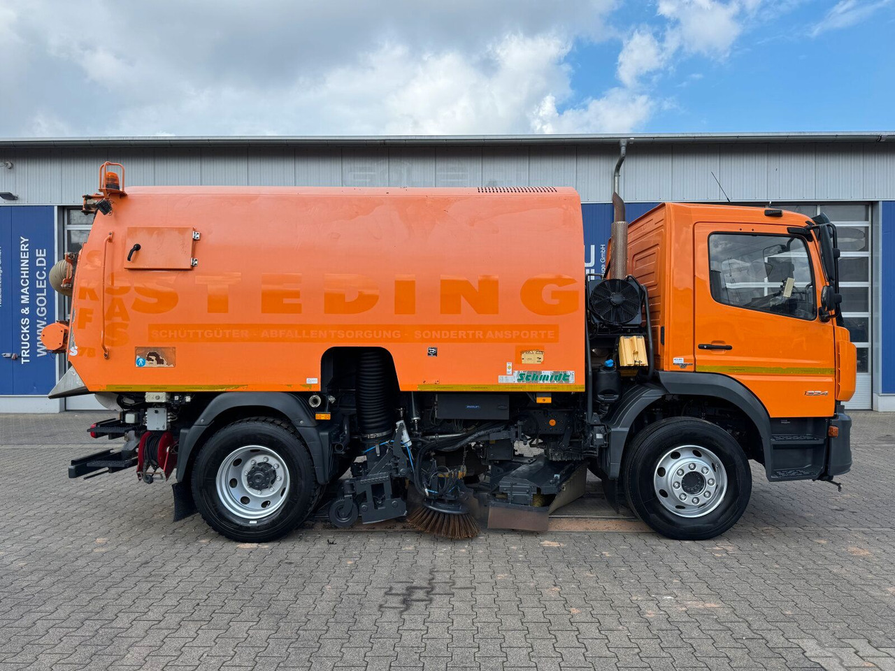 Mercedes-Benz Atego 1324 4x2 Kehrmaschine Schmidt SKF S7B 7 m³ - Road sweeper: picture 3 Mercedes-Benz Atego 1324 4x2 Kehrmaschine Schmidt SKF S7B 7 m³ - Road sweeper: picture 3