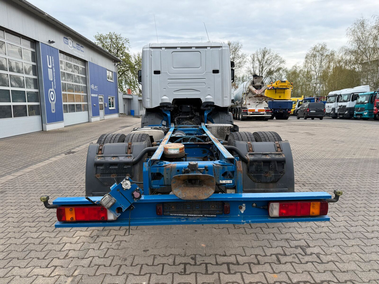 Scania R 420 Tankwagen ADR Fahrgestell Retarder Volluft - Tanker truck: picture 4 Scania R 420 Tankwagen ADR Fahrgestell Retarder Volluft - Tanker truck: picture 4