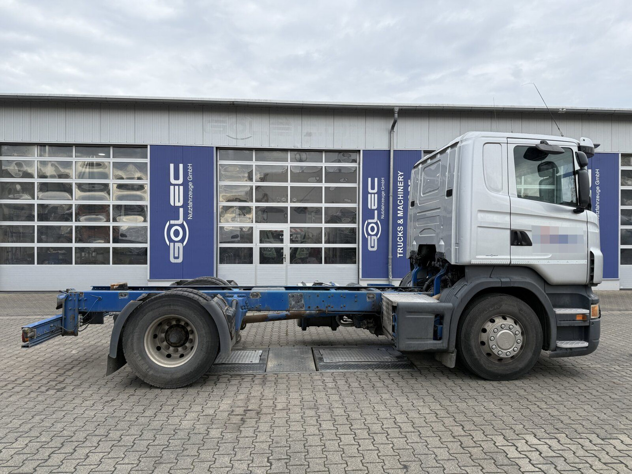 Scania R 420 Tankwagen ADR Fahrgestell Retarder Volluft - Tanker truck: picture 2 Scania R 420 Tankwagen ADR Fahrgestell Retarder Volluft - Tanker truck: picture 2