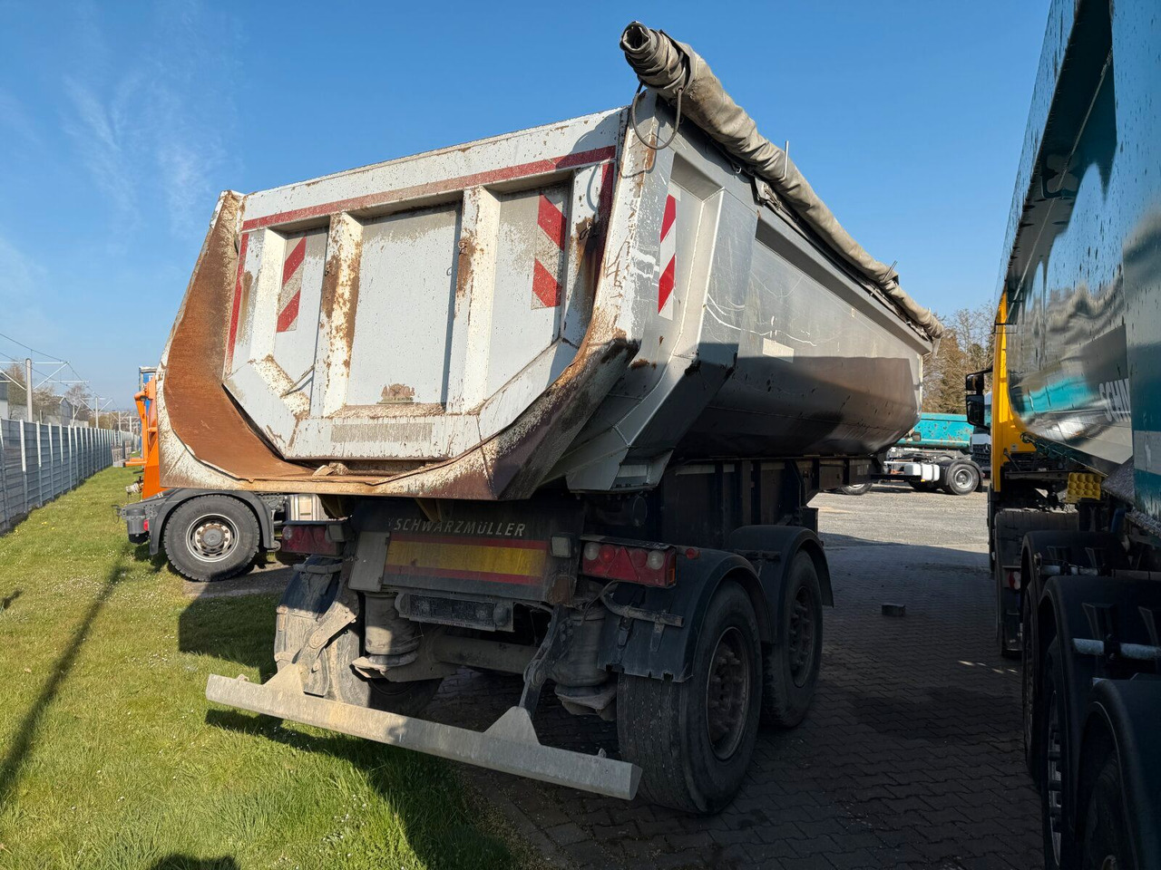 Schwarzmüller SM K100C ABO Kippauflieger 2 Achse - Tipper semi-trailer: picture 2 Schwarzmüller SM K100C ABO Kippauflieger 2 Achse - Tipper semi-trailer: picture 2