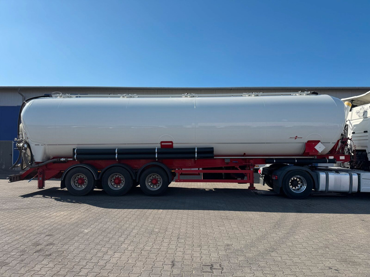 Spitzer SK 2760 CAL Kippsilo 60000 L für loser Schüttung - Silo semi-trailer: picture 4 Spitzer SK 2760 CAL Kippsilo 60000 L für loser Schüttung - Silo semi-trailer: picture 4