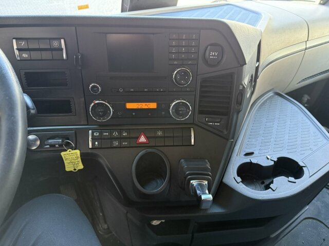 Mercedes-Benz Actros 1845 SZM 4x2 Retarder Kipph. - Tractor unit: picture 3 Mercedes-Benz Actros 1845 SZM 4x2 Retarder Kipph. - Tractor unit: picture 3