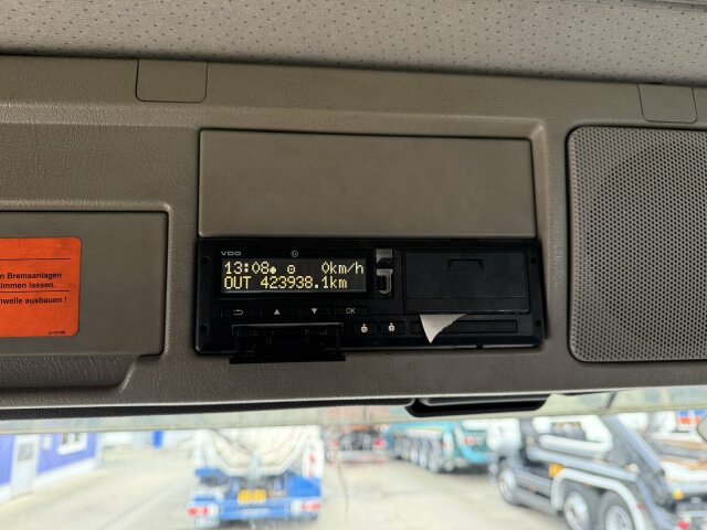 Volvo FH 460 6x2 Abrollkipper MEILLER RK 20.55 - Hook lift truck: picture 4 Volvo FH 460 6x2 Abrollkipper MEILLER RK 20.55 - Hook lift truck: picture 4