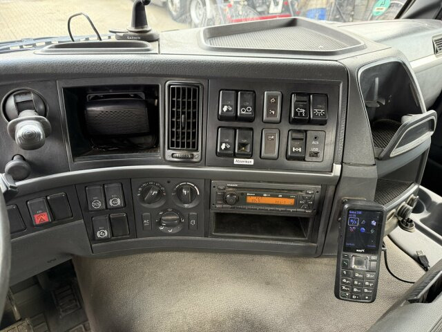 Volvo FH 460 6x2 Abrollkipper MEILLER RK 20.55 - Hook lift truck: picture 3 Volvo FH 460 6x2 Abrollkipper MEILLER RK 20.55 - Hook lift truck: picture 3