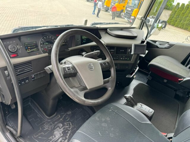 Volvo FH 540 6x2 Abrollkipper MEILLER RK 26.67 - Hook lift truck: picture 2 Volvo FH 540 6x2 Abrollkipper MEILLER RK 26.67 - Hook lift truck: picture 2