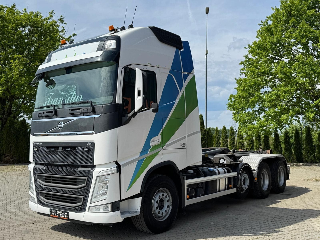 Volvo FH 540 8x4 Abrollkipper MEILLER RK 26.67 - Hook lift truck: picture 2 Volvo FH 540 8x4 Abrollkipper MEILLER RK 26.67 - Hook lift truck: picture 2