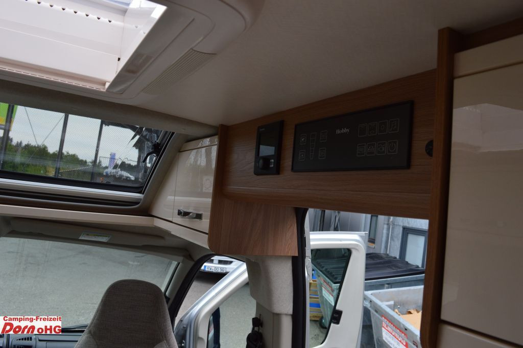 Camper van Hobby Vantana De Luxe K65 ET Anhängerkupplung: picture 20