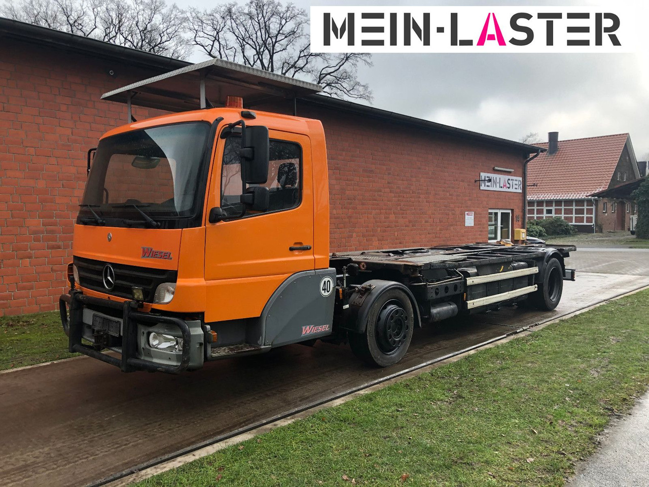 Mercedes-Benz Kamag Wiesel Umsetzter Sattelplatte - Container transporter/ Swap body truck: picture 2 Mercedes-Benz Kamag Wiesel Umsetzter Sattelplatte - Container transporter/ Swap body truck: picture 2