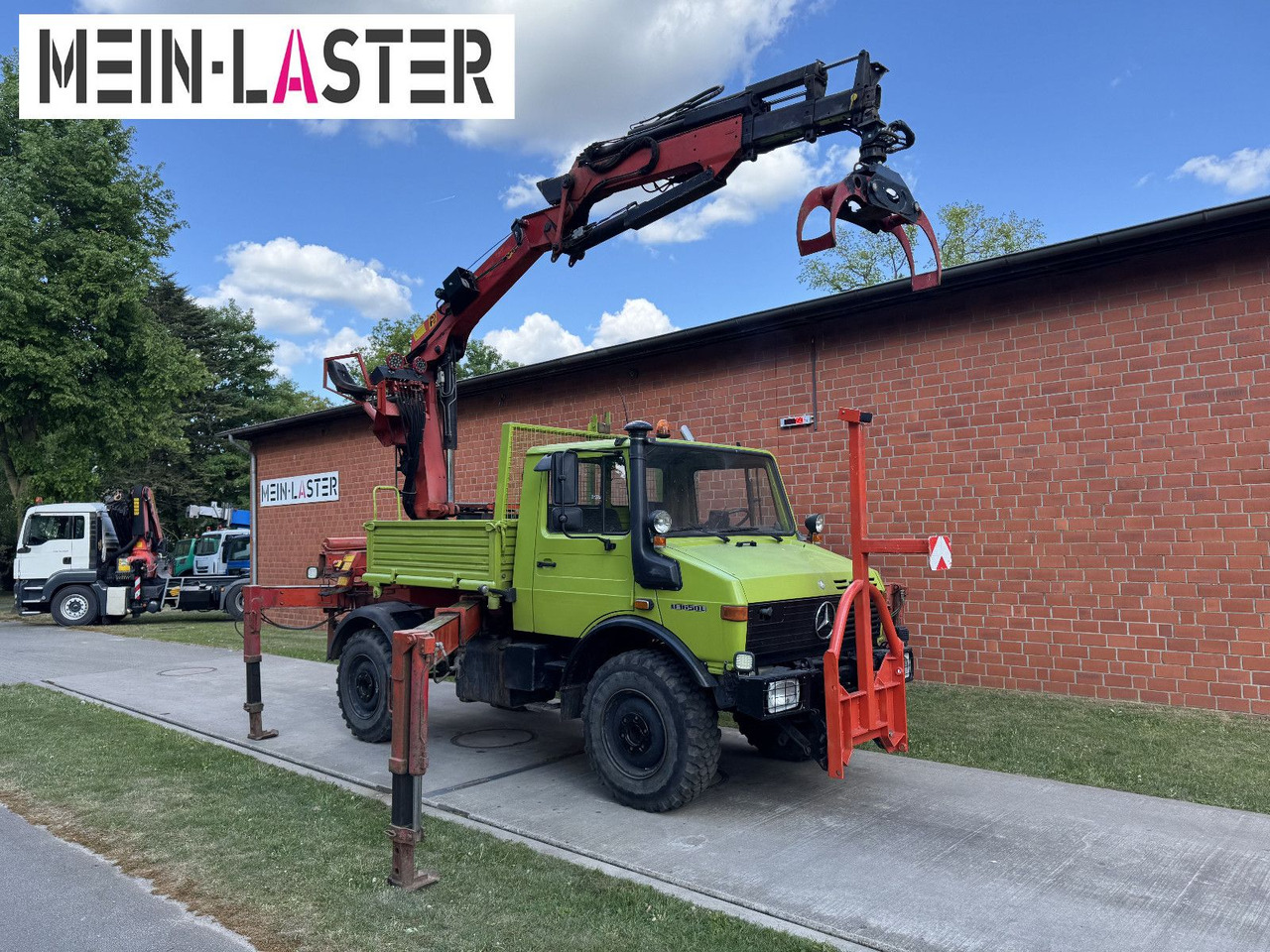 Unimog U 1650 PK 10500 Kran 15 m max. 3,9 t Seilwinde - Crane truck: picture 1 Unimog U 1650 PK 10500 Kran 15 m max. 3,9 t Seilwinde - Crane truck: picture 1